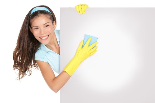 Local cleaning support for an Airbnb apartment in Enfield